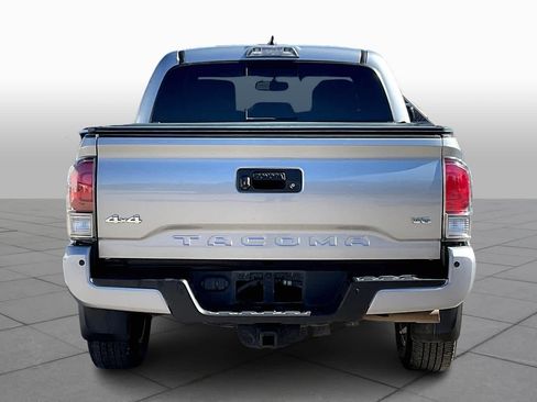 Used 2017 Toyota Tacoma Limited w/ Tow Package image 4