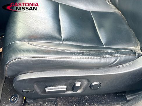 Used 2018 Toyota Highlander XLE FWD image 23