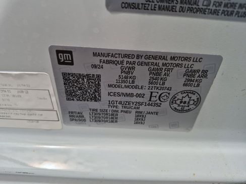 Used 2025 GMC Sierra 2500 AT4X AWD/4WD image 25