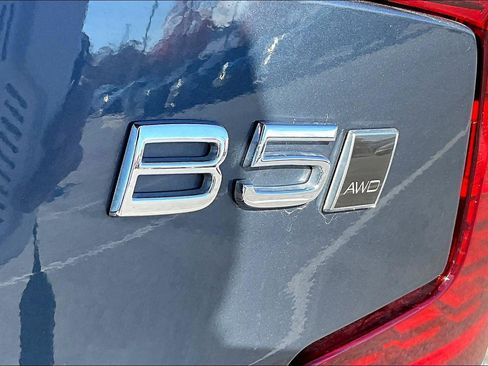 Used 2024 Volvo S60 B5 Plus image 26