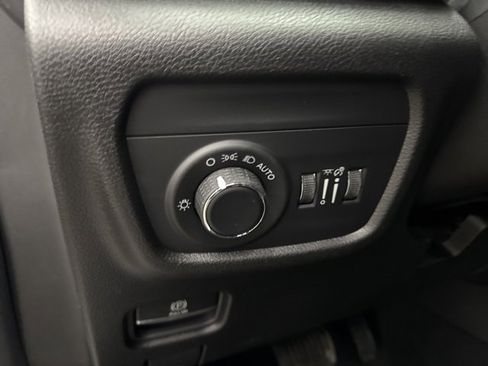 New 2025 Jeep Grand Cherokee Altitude image 14