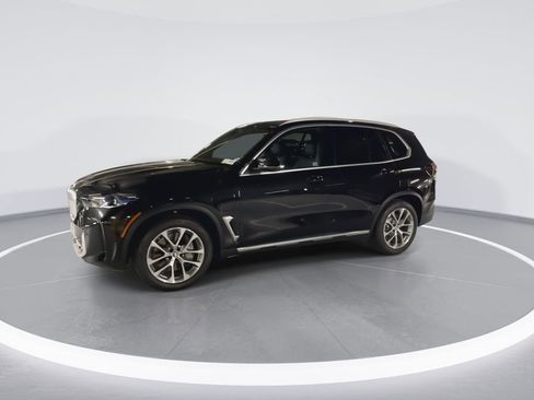 New 2026 BMW X5 xDrive50e image 4