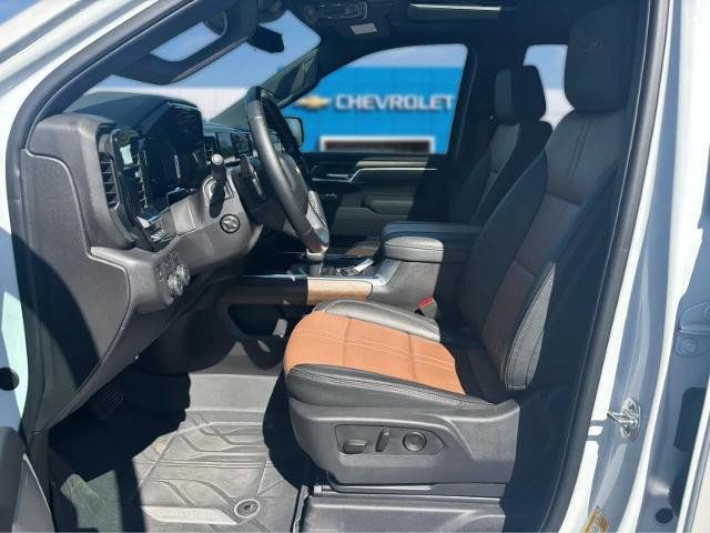 Used 2025 Chevrolet Silverado 1500 High Country w/ High Country Premium Package AWD/4WD image 17