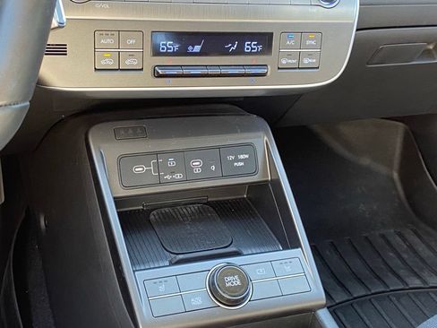 Used 2025 Hyundai Kona SEL FWD image 14