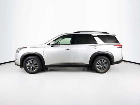 Used 2025 Nissan Pathfinder SV FWD image 7