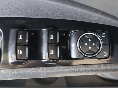 Used 2015 Ford Fusion SE FWD image 13
