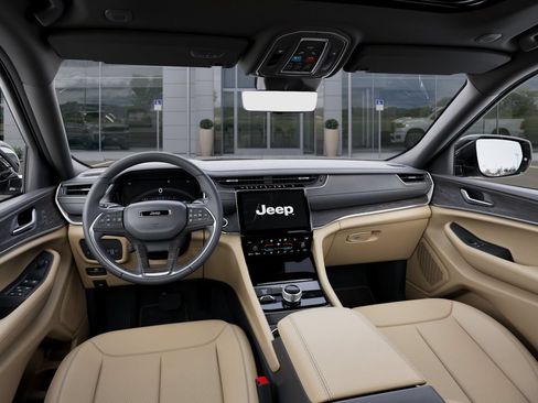 New 2025 Jeep Grand Cherokee Limited w/ Luxury Tech Group II AWD/4WD image 15