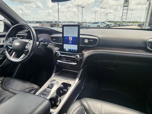 Used 2021 Ford Explorer Platinum w/ Equipment Group 601A AWD/4WD image 24