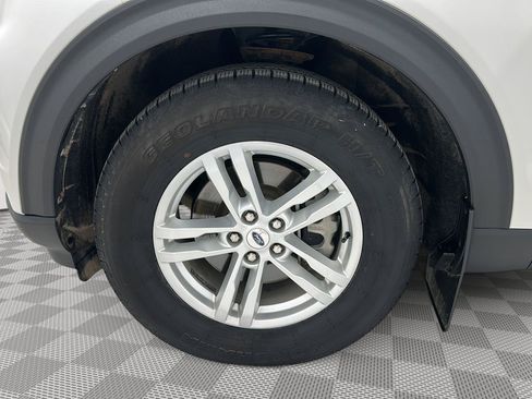Used 2022 Ford Explorer XLT w/ Equipment Group 202A AWD/4WD image 31