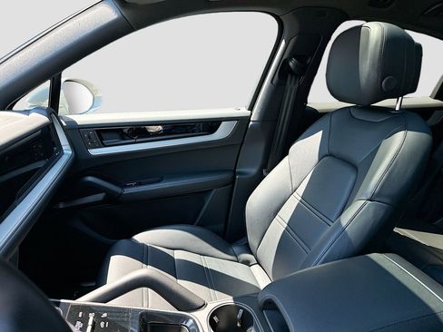 Certified 2026 Porsche Cayenne Coupe AWD/4WD image 26