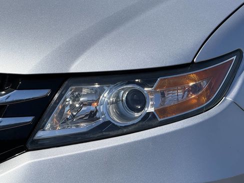 Used 2014 Honda Odyssey Touring Elite image 26