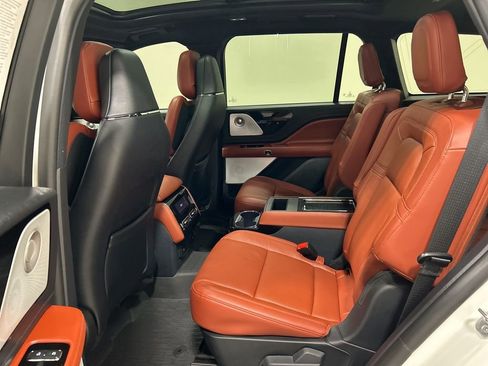 Certified 2025 Lincoln Aviator Reserve w/ Equipment Group 201A image 28