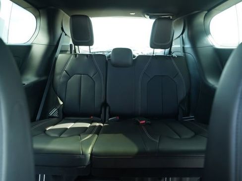 New 2026 Chrysler Pacifica Select image 27