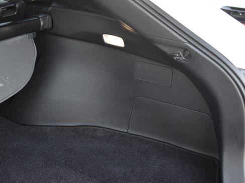 Used 2021 Toyota Venza Limited image 45