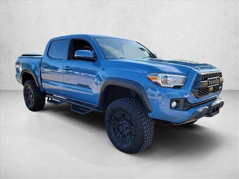 Used 2019 Toyota Tacoma TRD Off-Road AWD/4WD image 3