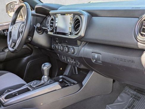 Used 2020 Toyota Tacoma TRD Sport image 19
