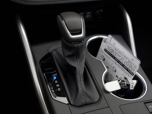 New 2026 Toyota Highlander XLE image 32