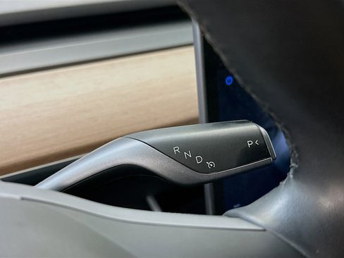 Used 2018 Tesla Model 3 Mid Range image 25