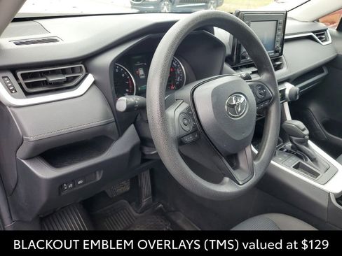 Used 2022 Toyota RAV4 LE FWD image 6
