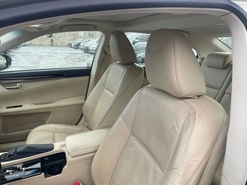 Used 2015 Lexus ES 350 w/ Luxury Package FWD image 5