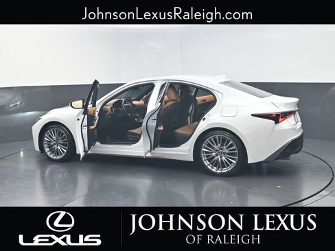 Certified 2024 Lexus IS 300 w/ Premium Package image 31