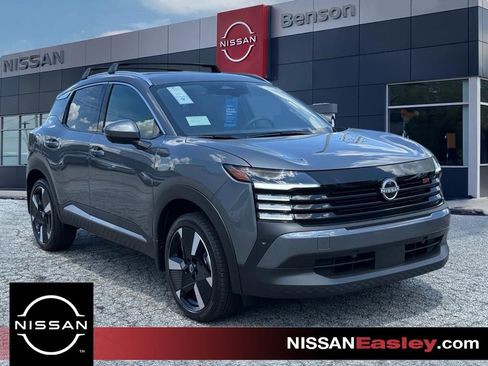 New 2025 Nissan Kicks SR w/ SR Premium Package FWD image 1