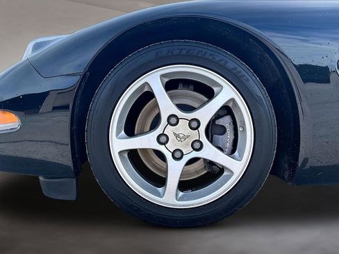 Used 2002 Chevrolet Corvette Coupe image 27