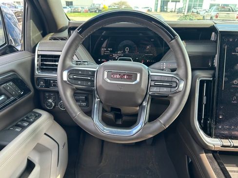 Used 2025 GMC Yukon Elevation AWD/4WD image 10