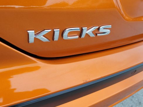Used 2024 Nissan Kicks SR w/ SR Premium Package FWD image 28