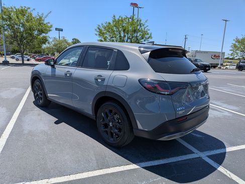 Used 2025 Honda HR-V Sport image 5