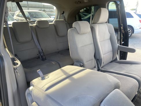 Used 2016 Honda Odyssey SE image 17