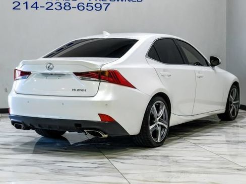 Used 2017 Lexus IS 200t w/ Premium Package RWD image 10