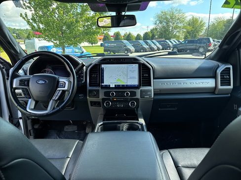 Used 2022 Ford F250 Lariat w/ Lariat Ultimate Package AWD/4WD image 4