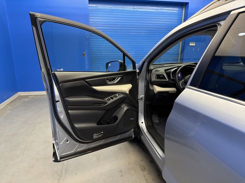 Used 2021 Subaru Ascent Limited w/ Technology Package image 10