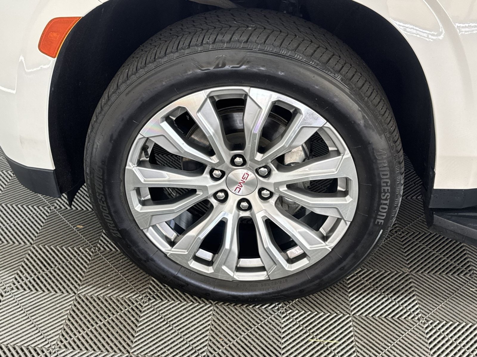 Used 2023 GMC Yukon Denali AWD/4WD image 12