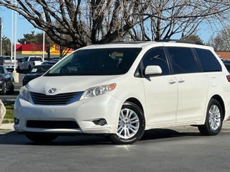 Used 2017 Toyota Sienna XLE Premium video 1