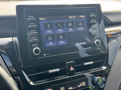 Used 2022 Toyota Camry SE image 30