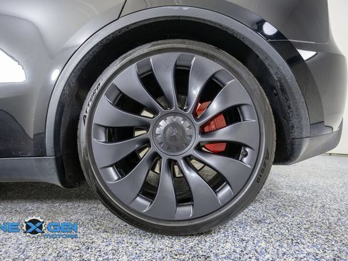 Used 2024 Tesla Model Y Performance AWD/4WD image 45