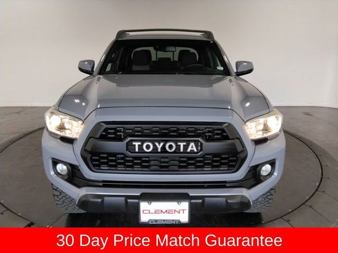 Used 2021 Toyota Tacoma TRD Off-Road image 2