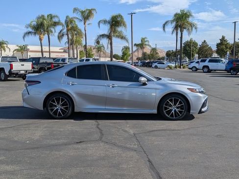 Used 2024 Toyota Camry SE FWD image 4