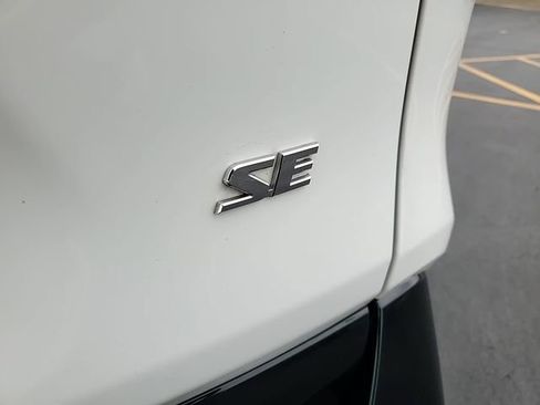 Used 2023 Toyota RAV4 SE image 8