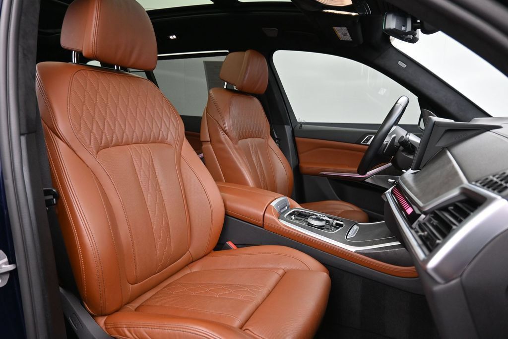 Used 2023 BMW X7 M60i w/ Executive Package AWD/4WD image 30
