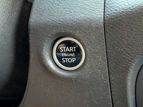 Used 2023 Nissan Frontier SV image 29