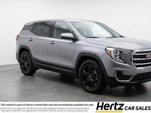 Used 2024 GMC Terrain SLE image 1
