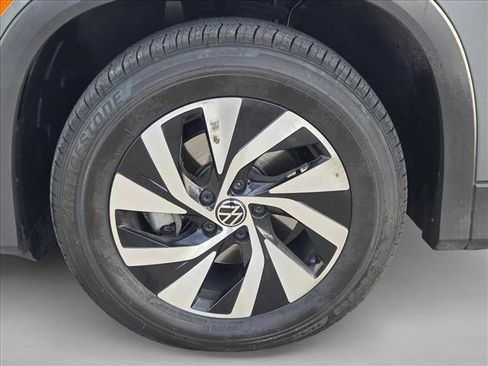 Certified 2025 Volkswagen Tiguan S image 22