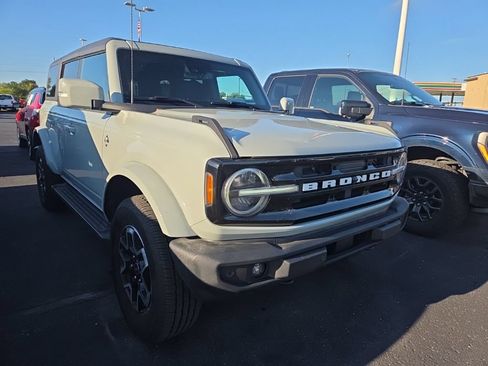Used 2022 Ford Bronco Outer Banks AWD/4WD image 1