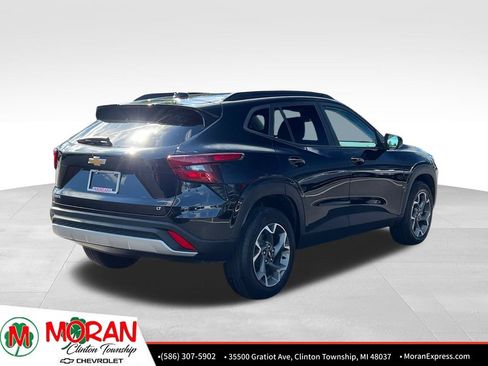 Certified 2024 Chevrolet Trax LT w/ Driver Confidence Package FWD image 5