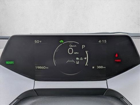 Used 2025 Toyota Prius LE image 11