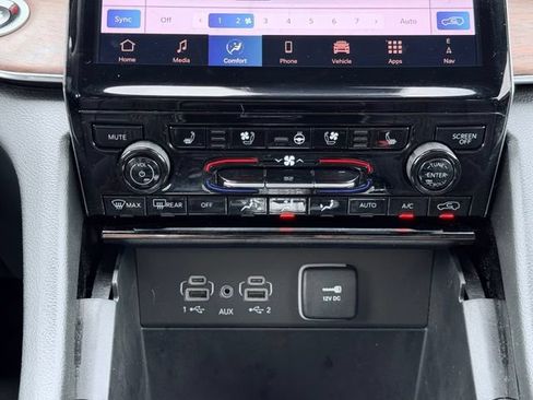 Used 2025 Jeep Grand Cherokee Summit AWD/4WD image 39
