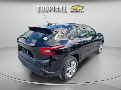 New 2026 Chevrolet Trax LS FWD image 5